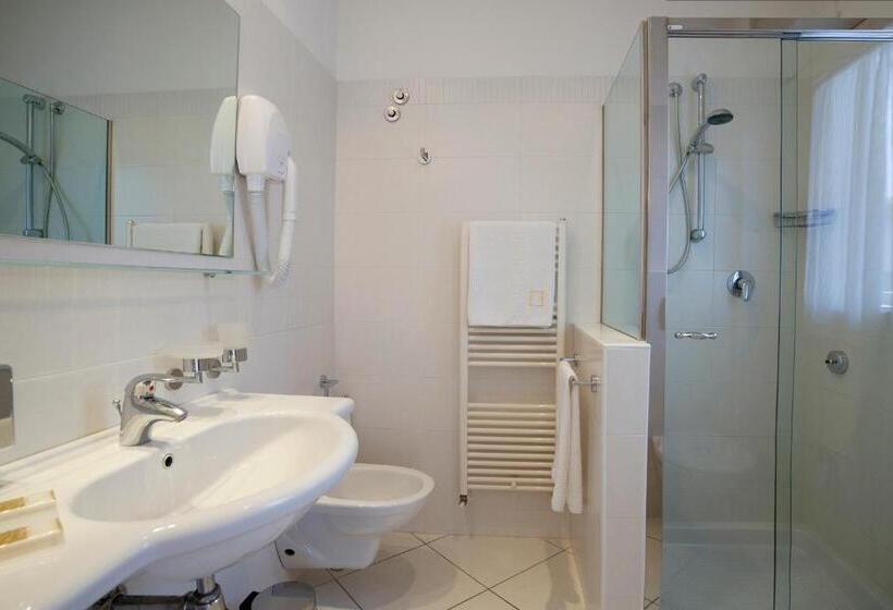 Quarto Estandar Individual, Gala