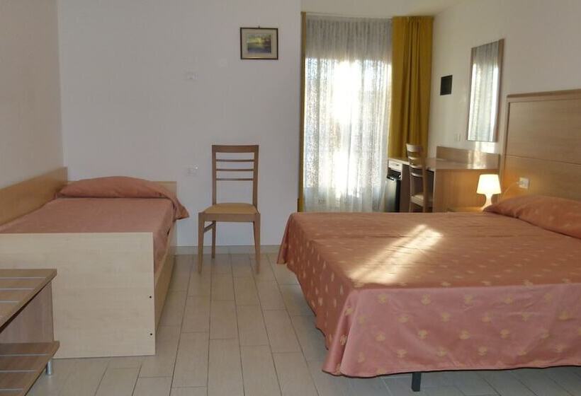 Quarto Triplo Estandar, Ideal Sottomarina