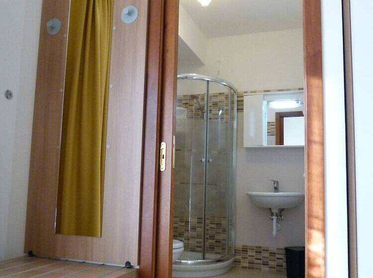 Quarto Triplo Estandar, Ideal Sottomarina