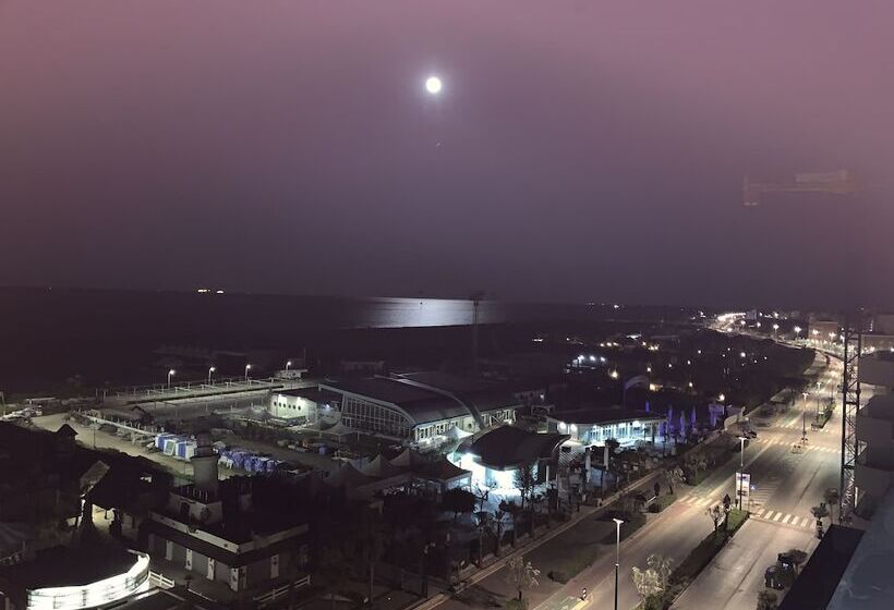 Quarto Quádruplo Estandar, Ideal Sottomarina