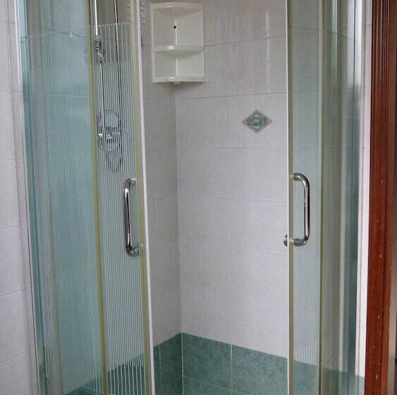 Quarto Quádruplo Estandar, Ideal Sottomarina