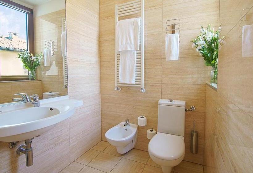 Трехместный Номер Классика, Bes Hotel Villa Zoia