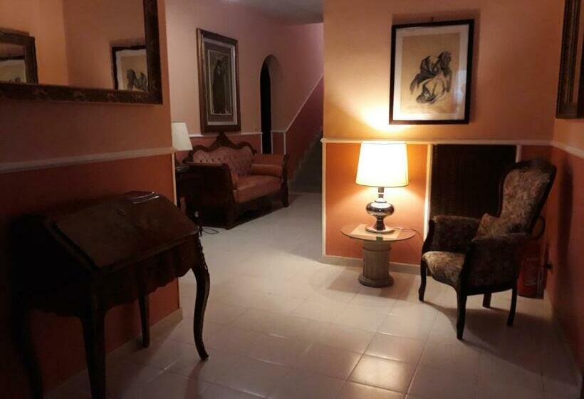 Camera Standard, Residenza Cavour