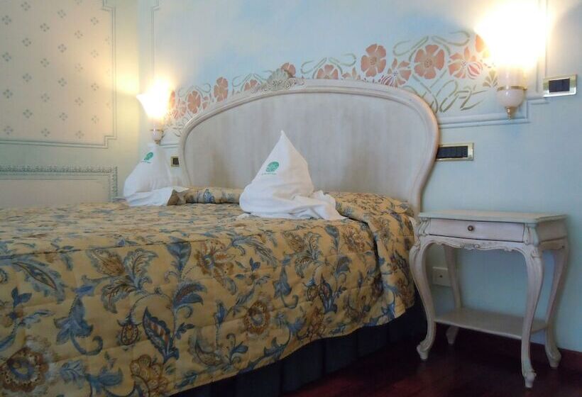 Полулюкс, Suite Hotel Nettuno