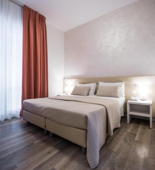 Chambre Quadruple Classique, Touring