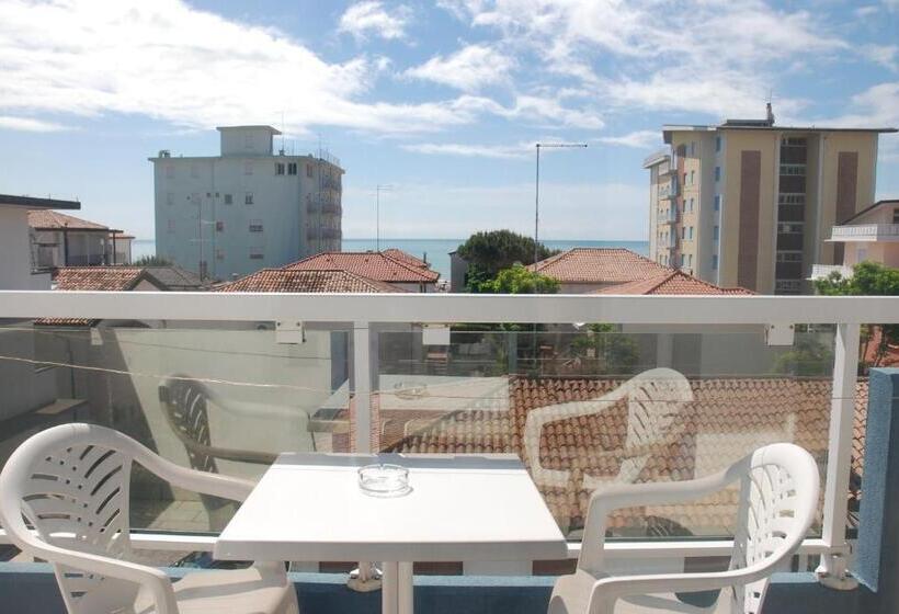 Chambre Supérieure Vue Mer Latérale, Touring
