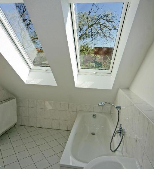 Quarto Familiar, Künstlerherberge