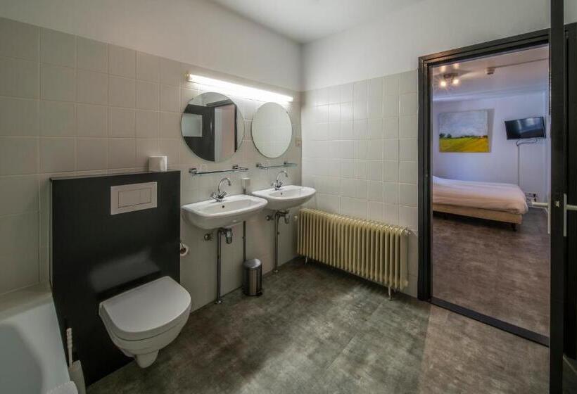 Номер Deluxe, Restaurant St. Lambert