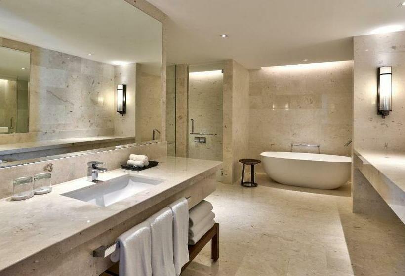 이그제큐티브 스위트, Hilton Kota Kinabalu