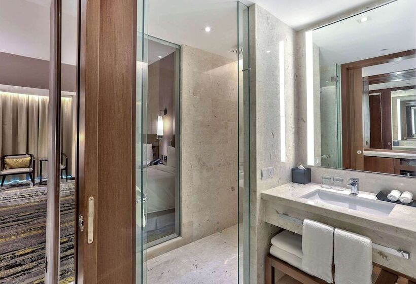 스탠다드 룸, Hilton Kota Kinabalu