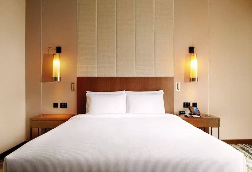 디럭스 룸, Hilton Kota Kinabalu