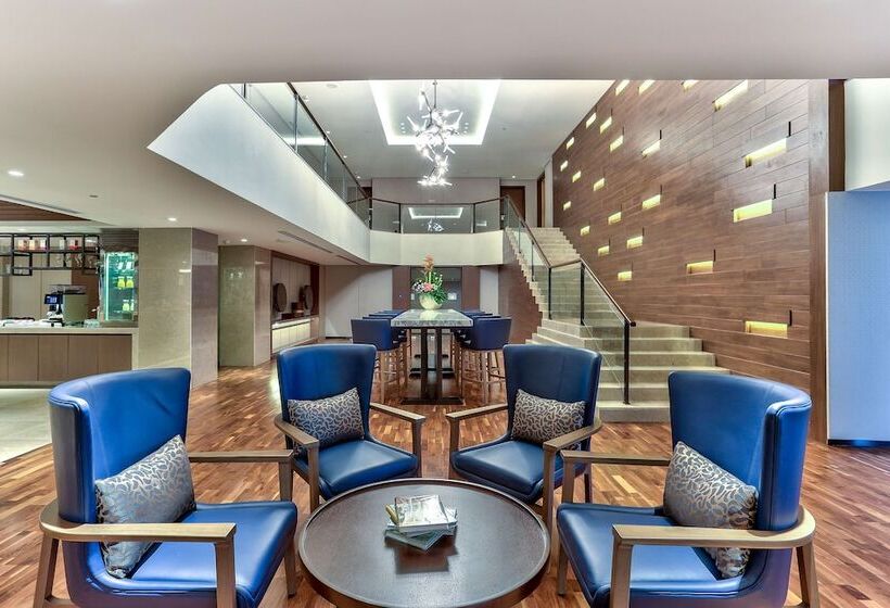 이그제큐티브 스위트, Hilton Kota Kinabalu