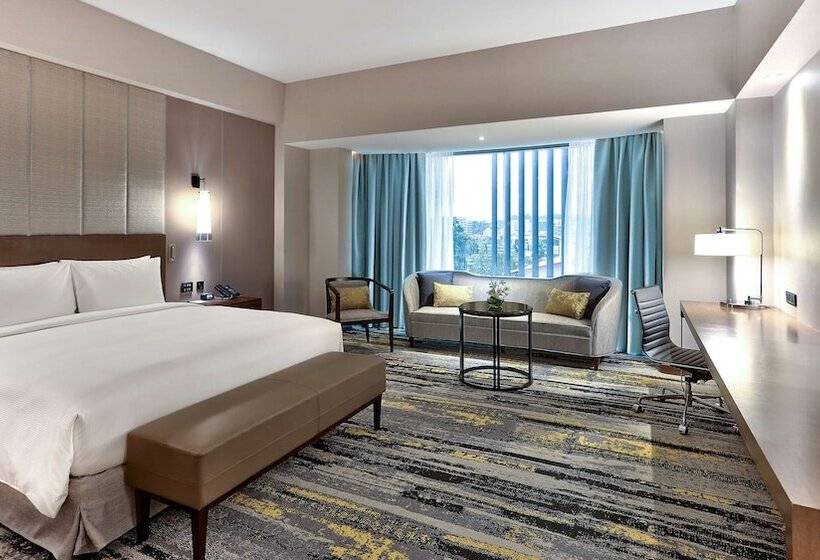 이그제큐티브 룸, Hilton Kota Kinabalu