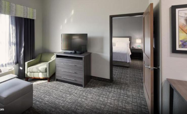 سوئیت با تخت بزرگ, Homewood Suites By Hilton Topeka