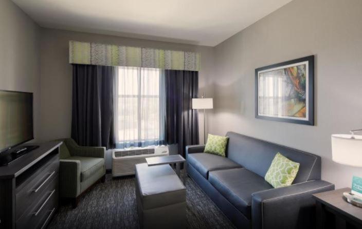 キングサイズベッドのスイートルーム, Homewood Suites By Hilton Topeka