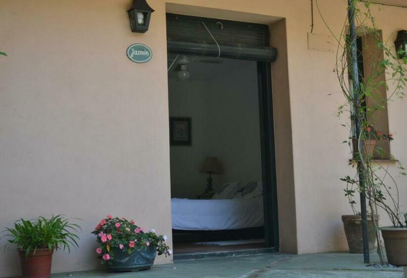 Quarto Estandar, Posada De La Flor