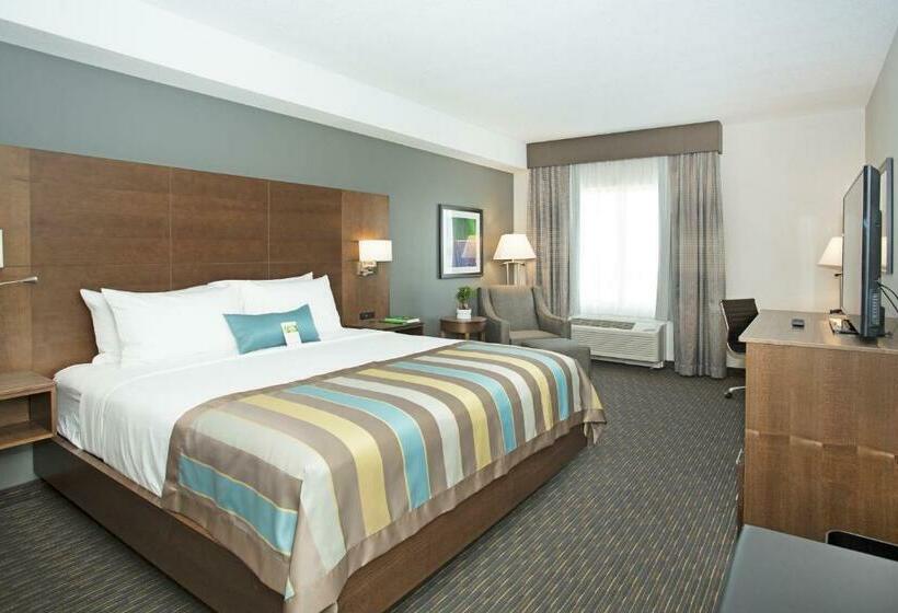 キングサイズベッドのスタンダードルーム, Wingate By Wyndham Calgary Airport