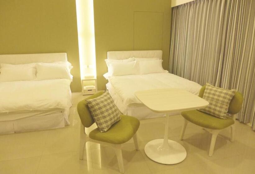 اتاق استاندارد چهارنفره با بالکن, Soar B&b
