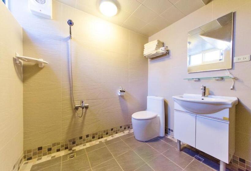 اتاق خانوادگی, Soar B&b