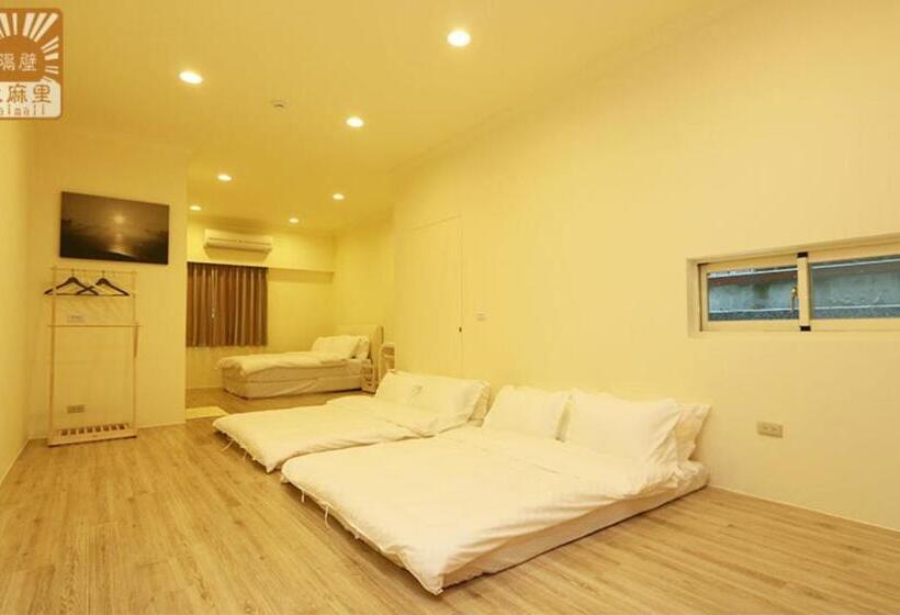 اتاق خانوادگی, Soar B&b