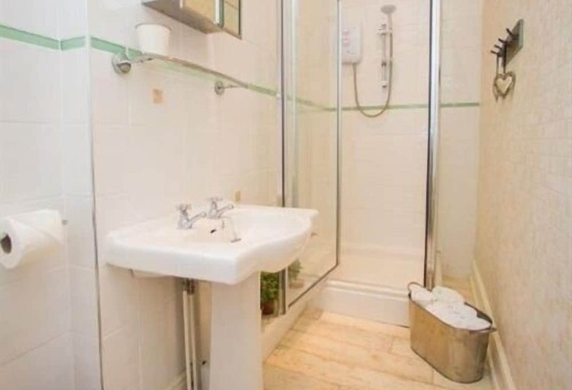 Номер Стандарт, James  Place At Brynawel