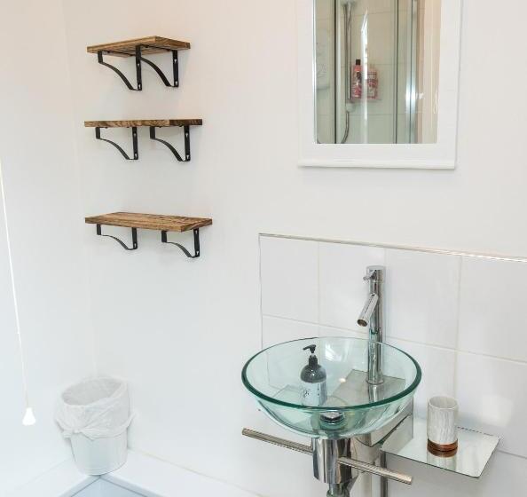 Студия Deluxe, James  Place At Brynawel