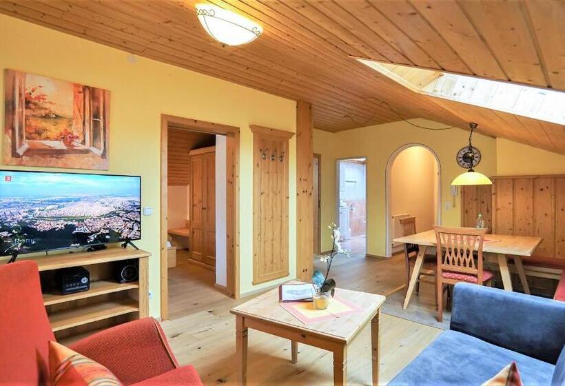 Апартаменты 2 Спальни с Балконом, Ferienhaus Und Landhaus Berger
