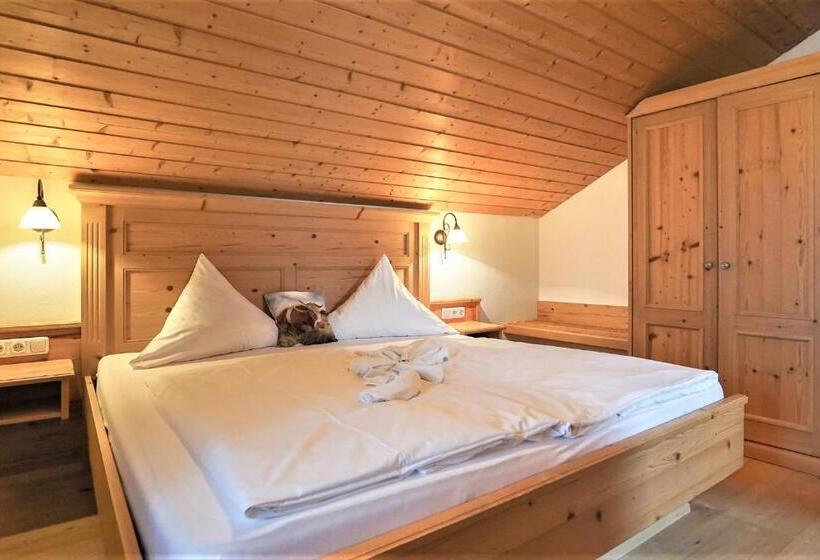 Апартаменты 2 Спальни с Балконом, Ferienhaus Und Landhaus Berger