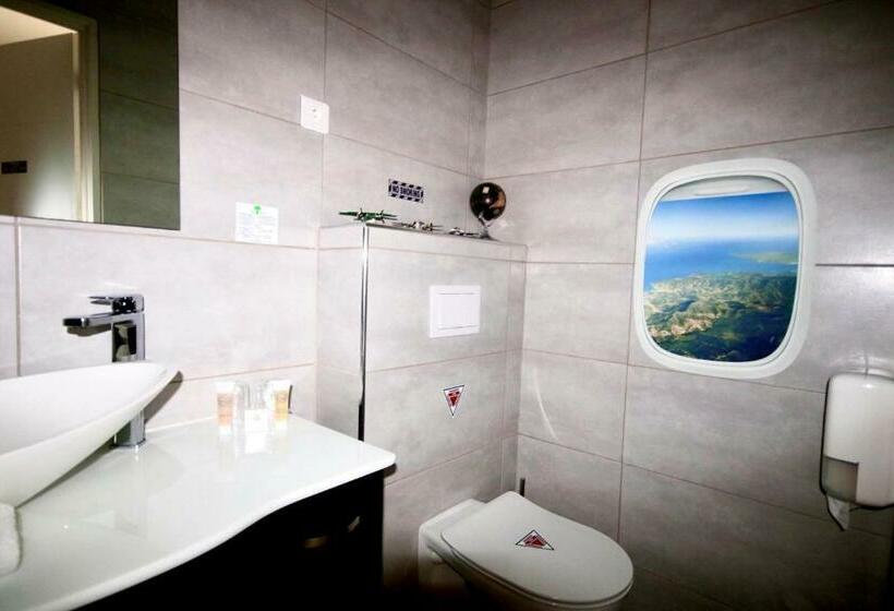Трехместный Номер Комфорт, The Originals Boutique, Hôtel Lakeside, Biscarrosse , Lac