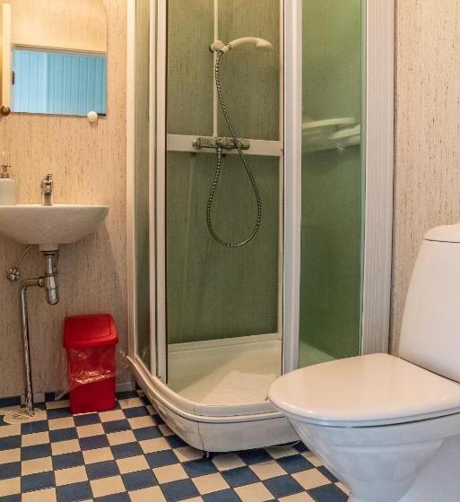 اتاق استاندارد سه تخته با سرویس بهداشتی مشترک, Guesthouse Isafjordur  Gamla