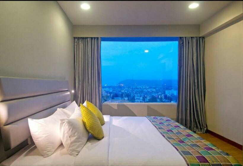 Полулюкс, Keys Select By Lemon Tree Hotels, Visakhapatnam