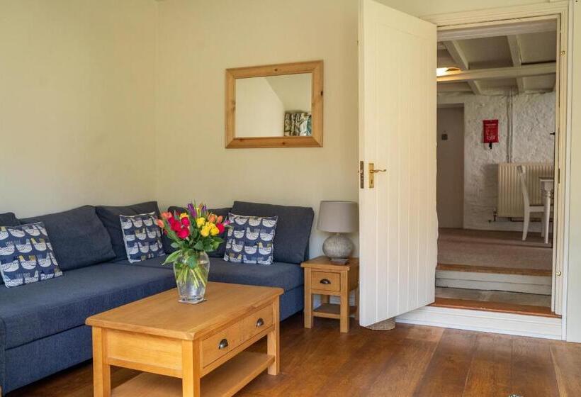 Дом 1 Спальня, Little England Retreats   Cottage, Yurt And Shepherd Huts