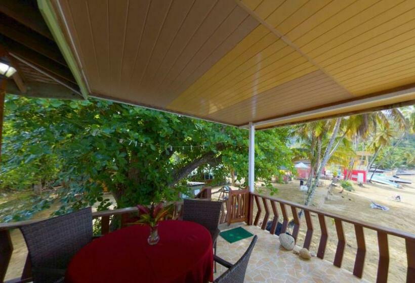 اتاق استاندارد با بالکن, The Naturalist Beach Resort