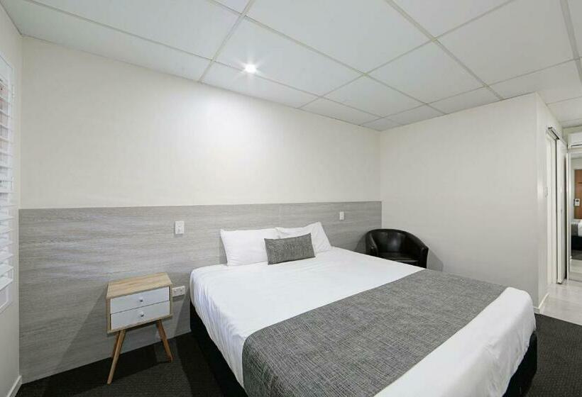 스탠다드 룸 킹사이즈 침대, Chalet Motor Inn
