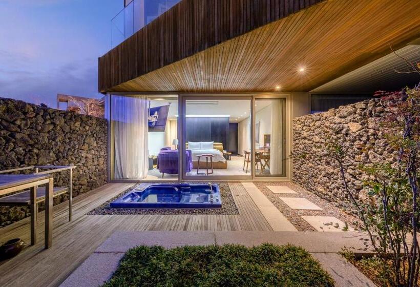 Студия Стандарт, Bayhill Pool & Villa