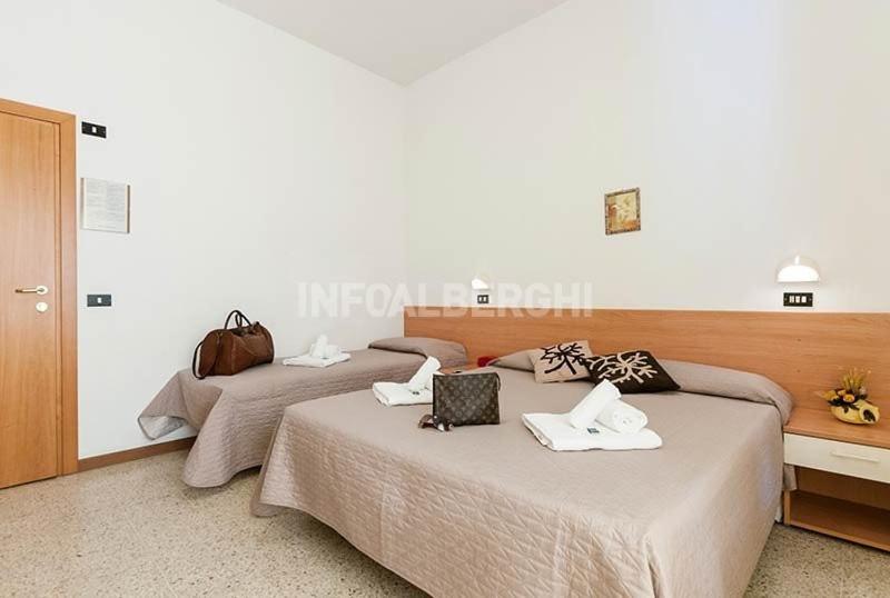 Economy Triple Room, La Pergola