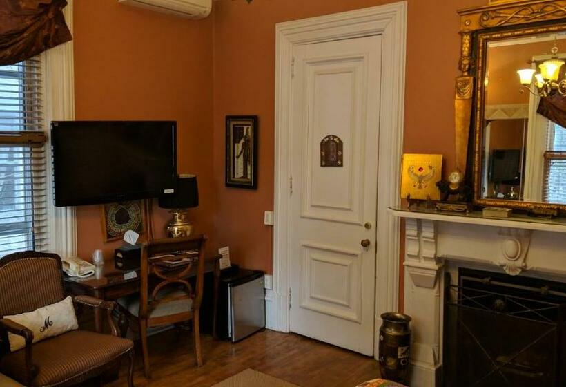 Номер Deluxe Кровать Кинг, Mcgee S Inn