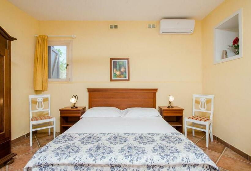 Четырехместный Номер Стандарт, Relais Masseria Casina Dei Cari