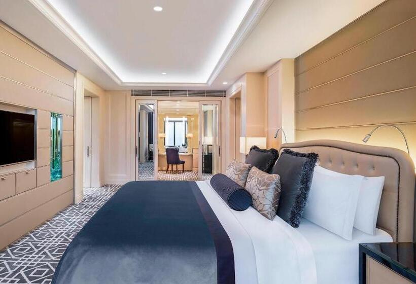 مجموعه ویستا شهر, The St. Regis Kuala Lumpur