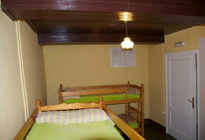 اتاق استاندارد چهار تخته, Albergue Los Blasones