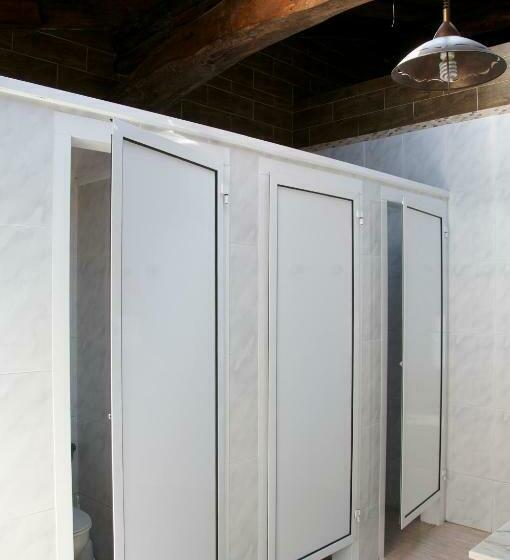 اتاق استاندارد چهار تخته, Albergue Los Blasones