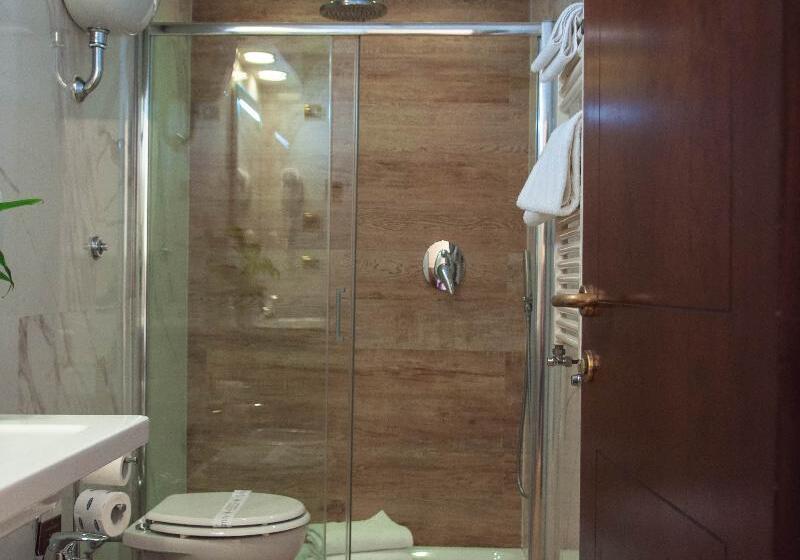 Quarto Triplo Estandar, Atlantico Travel Copacabana