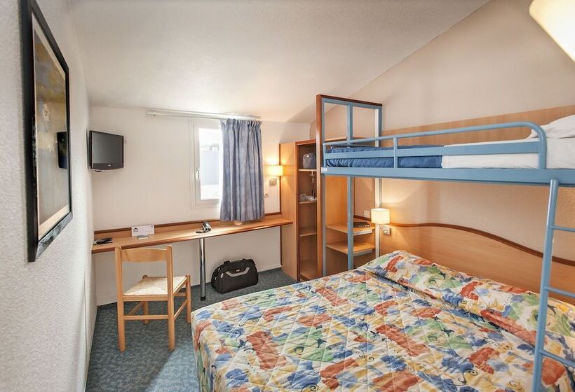 Quarto Triplo Estandar, Brit Hotel Essentiel Millau
