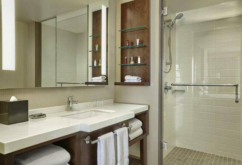 Стандартный Номер Кровать Кинг, Calgary Airport Marriott Interminal