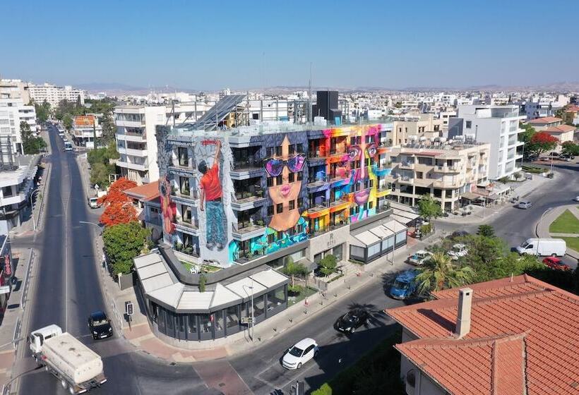اتاق لوکس, Rise Street Art