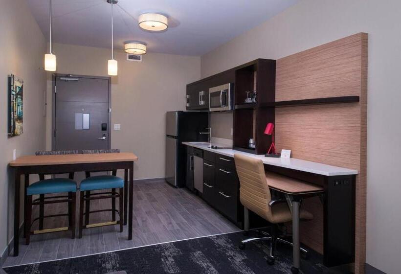 带大床的套房, Towneplace Suites By Marriott Saskatoon