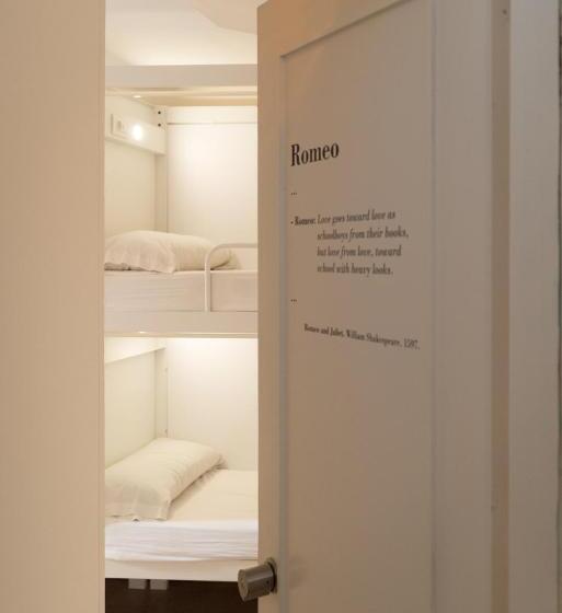 Трехместный Номер Стандарт Совместная Ванная, Pars Teatro Hostel