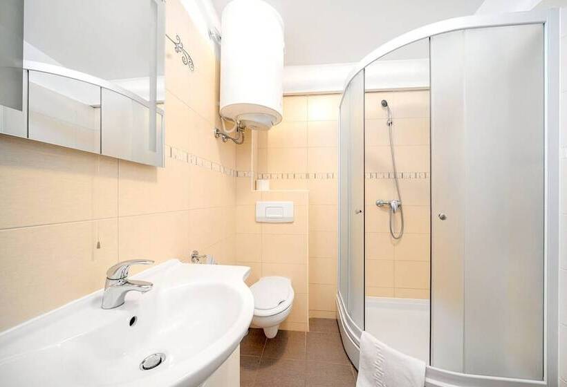 سوییت خانوادگی, Refresh Boutique Suites   Central Point