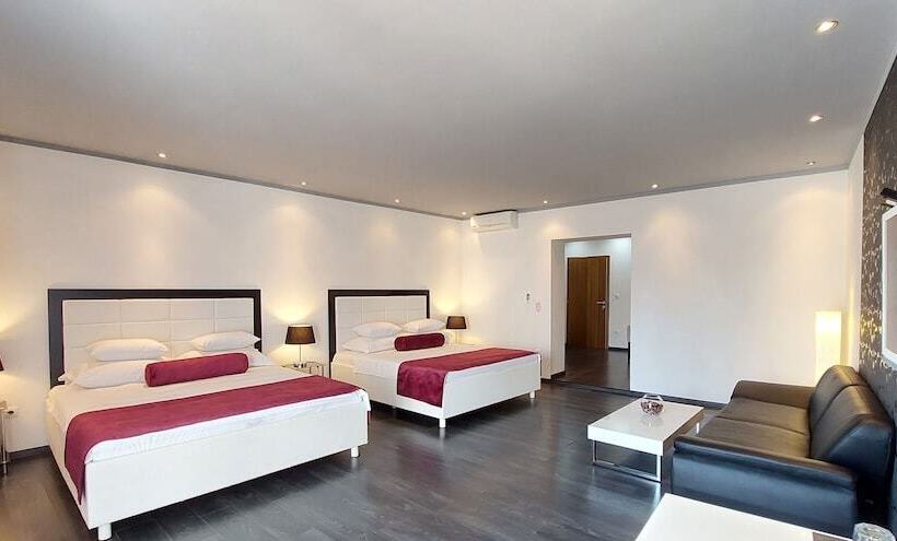 سوییت خانوادگی, Refresh Boutique Suites   Central Point