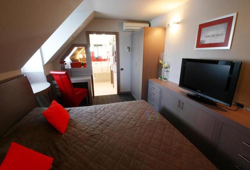 اتاق استاندارد با چشم‌انداز رودخانه, Garni Hotel Leopold I